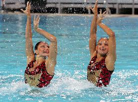 Russian pair remains top in Olympic synchronized swimming