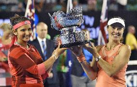 Hingis, Mirza win Aussie Open women's doubles