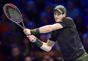 Murray defeats Wawrinka in ATP World Tour Finals