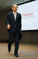 Toshiba submits delayed financial report, avoids immediate delisting