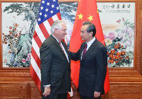 Tillerson, China foreign chief meet amid U.S.-N. Korea tension
