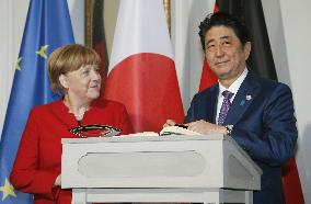 Abe, Merkel differ over fiscal stimulus ahead of G-7 summit