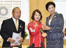 Olympics: Bronze medalist Miyake meets Tokyo Gov. Koike