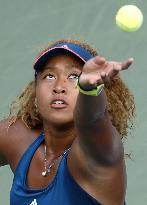 Japan's Osaka cruises into U.S. Open 3rd round