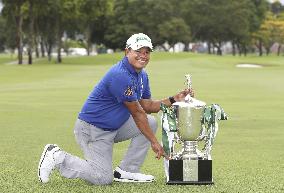 Thailand's Prayed Marksaeng wins Singapore Open golf