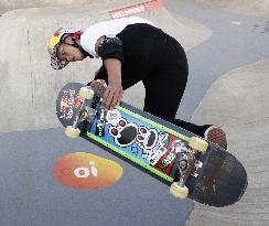Skateboarding: Sakura Yosozumi