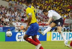 Beckham free kick puts England in World Cup quarterfinals