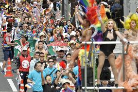 Parade in Tokyo seeks understanding of sexual minorities