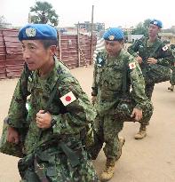 Japan's U.N. peacekeeping troops start leaving S. Sudan