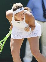 Ostapenko beats Svitolina in Wimbledon 4R
