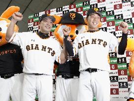 Abe, Usami lift Giants past Tigers
