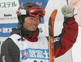 (2)Japan's Ueno places 3rd at World Cup men's moguls
