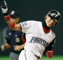 Shinjo slams solo homer