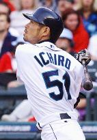 Ichiro extends hitting streak to 16 games