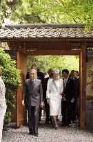 Japan emperor, empress visit Univ. of British Columbia