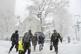 Heavy snow disrupts flights, train services in Hokkaido