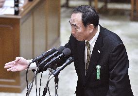 Chief of scandal-hit school repeats Abe donation claim under oath