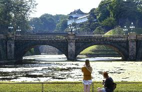 Lawmakers agree to urge gov't to consider female imperial branches