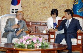 IAEA chief ElBaradei meets with S. Korean Pres. Roh