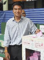 Thai PM Abhisit casts vote