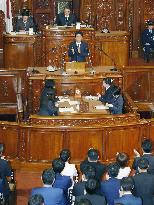 LDP lawmakers show support during Abe address