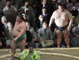 Sumo: Kisenosato crashes to opening-day upset at Summer basho
