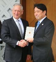 Japan, U.S. defense chiefs meet in Philippines