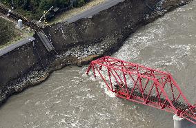 Powerful typhoon in Japan