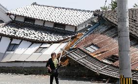 Powerful quake hits southwestern Japan