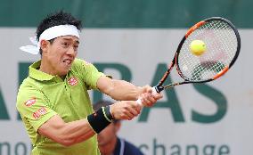 Nishikori outlasts Verdasco in 5-set French Open thriller