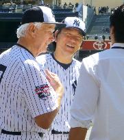 Baseball: Matsui homers in Old Timers' Day exhibition game