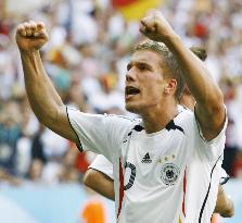 Germany beat 10-man Sweden 2-0 to advance to quarterfinals
