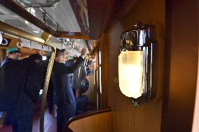 Retro subway car unveiled