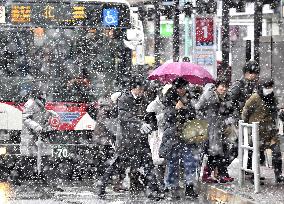 Hypothermia deaths in Japan 1.5 times heatstroke fatalities