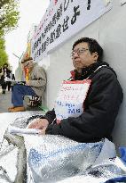 Man on hunger strike against base relocation within Okinawa