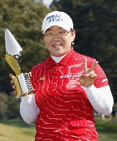 Shin rallies to win Cyber Agent Ladies