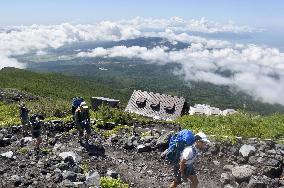 Mt. Fuji trails open in Shizuoka