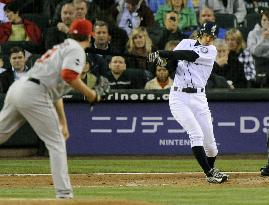 Mariners' Ichiro breaks Harimoto's career-hits record