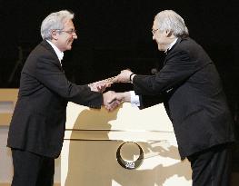 3 European scientists receive Japan science awards