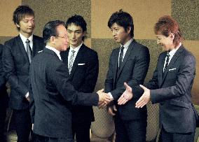 Wen meets members of J-pop group SMAP