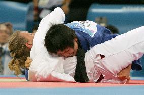 (1)Japan's Tanimoto takes 63-kg judo gold