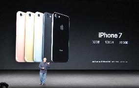 Apple unveils iPhone 7