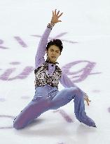 Hanyu takes lead with season's highest score in Grand Prix Final SP
