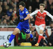 Soccer: Arsenal beat Leicester City 1-0