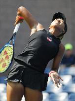 Tennis: Osaka wins 1st-round match at U.S. Open