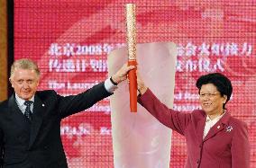 China says Olympic torch to pass through Taiwan, Taipei rejects