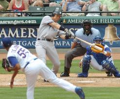 N.Y. Yankees' Matsui hits 3-run homer against Texas Rangers