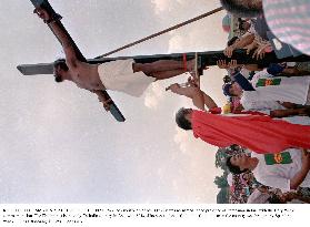 Manila_HolyWeek_CRUCIFIXION