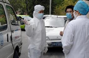 (2)China reports 2 suspected SARS cases