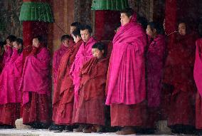 New Year celebrations at Tibetan temple in China